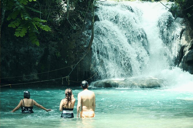 Tour to Copalitilla Magical Waterfalls from Huatulco with admission included - A traditional Oaxacan meal, at an extra cost