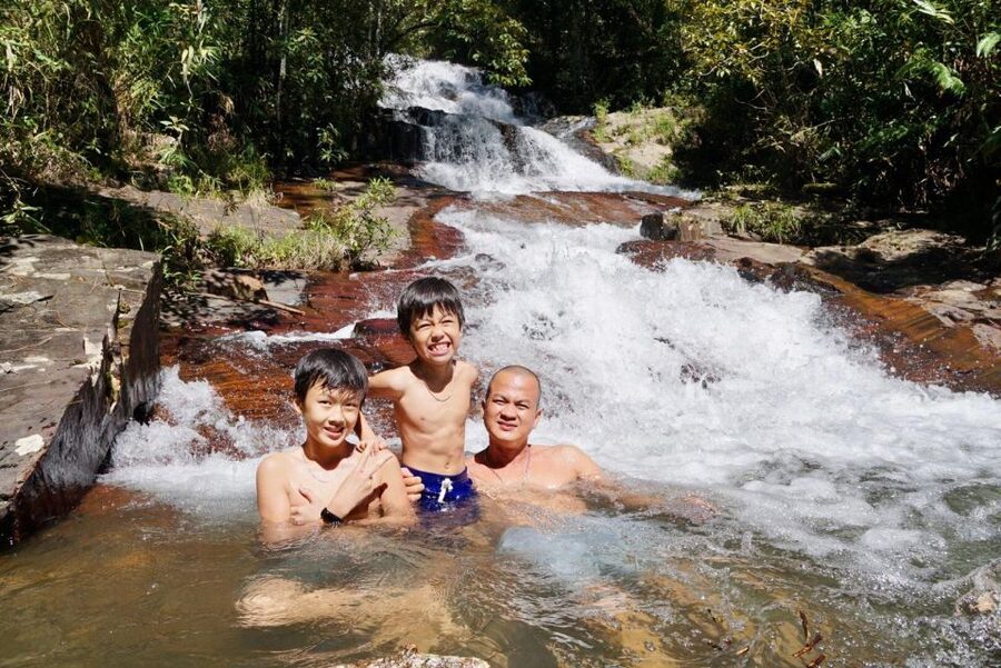Trekking to Hidden Waterfall & Sturgeon Farm for dog-lovers - Reaching the private waterfall