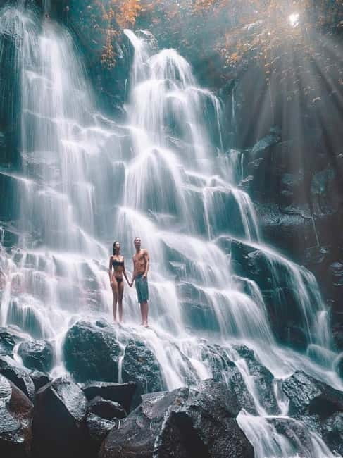 Ubud: 4 Waterfalls Tour with Private Driver - Kanto Lampo: an easy first taste of waterfall country