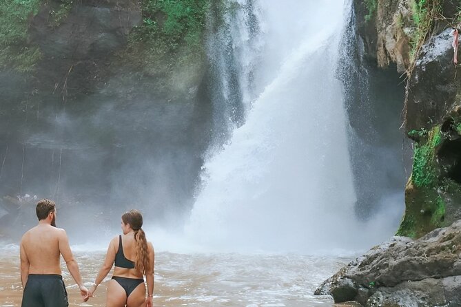 Ubud Day Tour: Sacred Monkey Forest, Tegenungan Waterfall, Rice Terrace - A private route from Kuta into Ubud