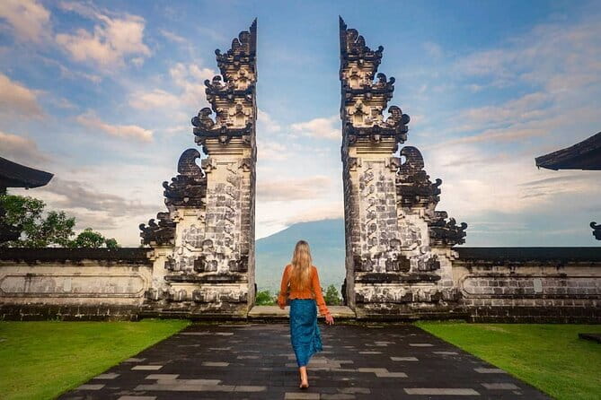 Ubud Full-Day Private Tour: Waterfall, Temple, Rice Terrace. - Ubud Palace and the extra route notes