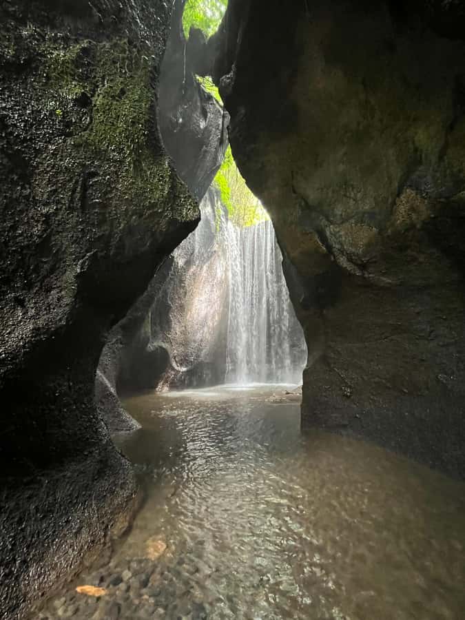 Ubud: Hidden Gems and Waterfalls Private Tour - Tukad Cepung and the play of light