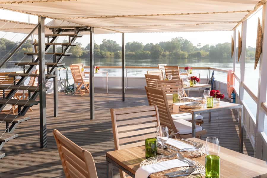 Victoria Falls: Dinner Cruise on the Zambezi River - Should you book the Zambezi dinner cruise?