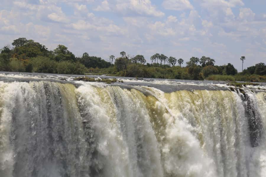 Victoria Falls: Private Guided Tour of the Waterfalls - What your guide adds beyond the view